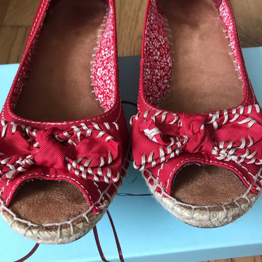 Adorable Life Stride red peep-toe shoes